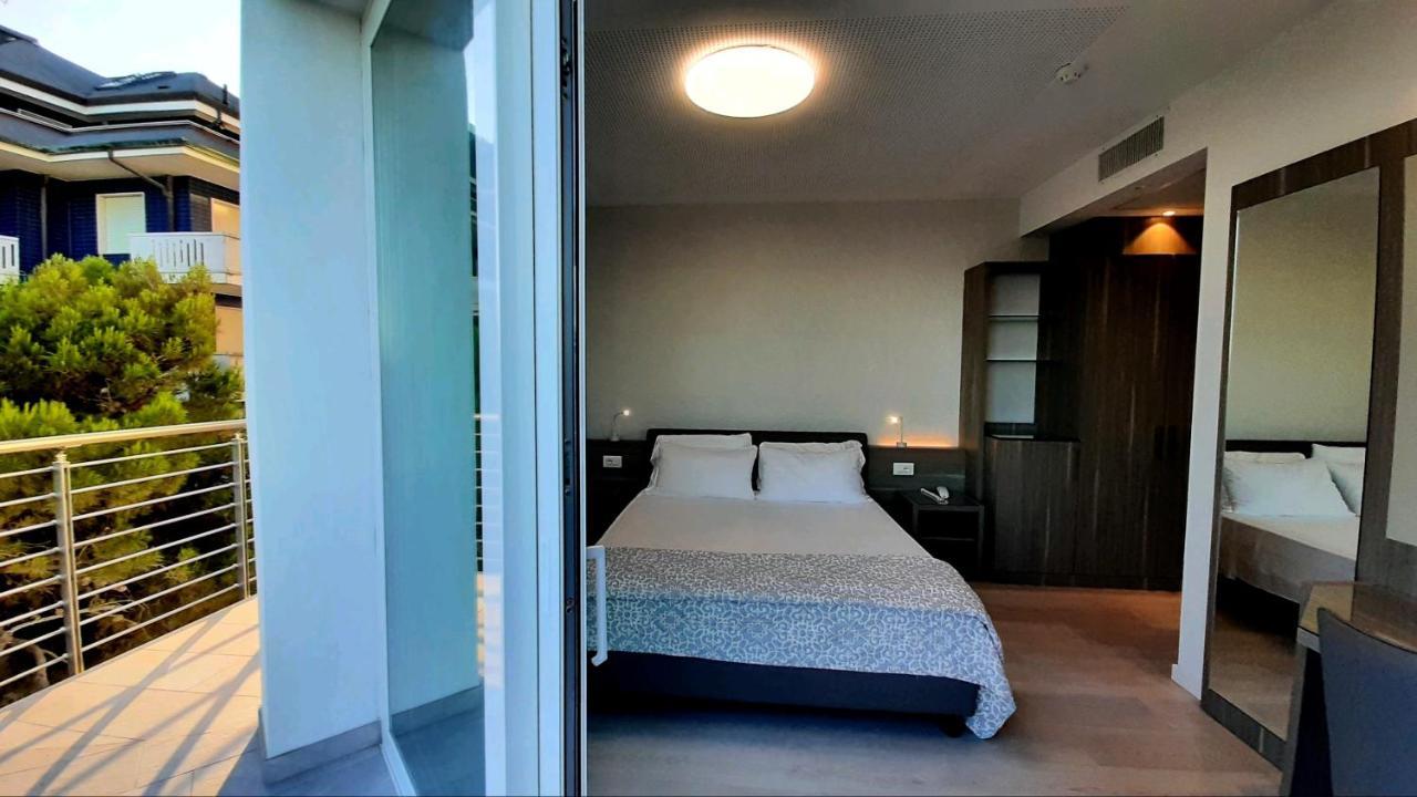 Grand Hotel Playa Λινιάνο Σαμπιαντόρο Εξωτερικό φωτογραφία